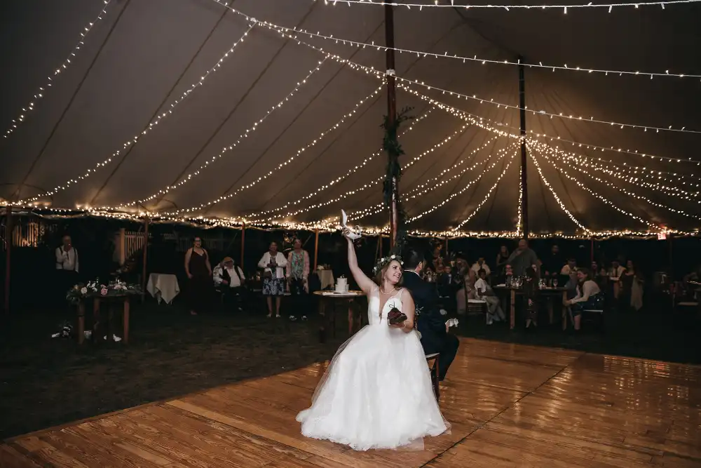 bride-tent-lighting